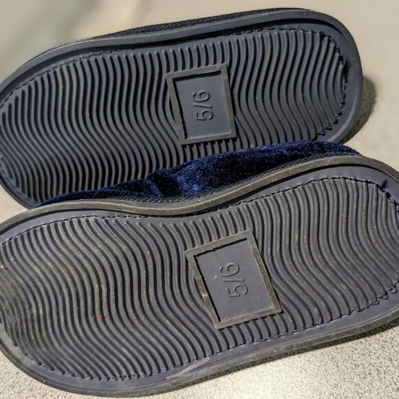 Thomas and Friends Toddler Slippers/Shoes. Size 5/6. - Picture 2 of 5